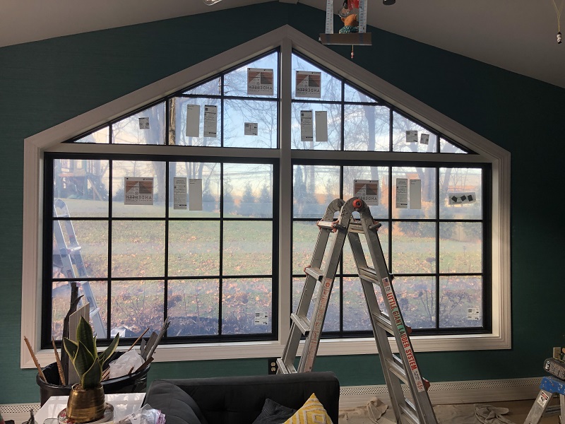 Black windows are very popular